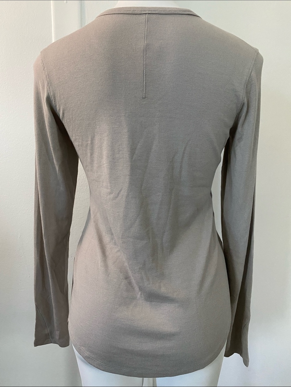 Lululemon - Hold Tight Long Sleeve - Size 10 - NWT - Picture 2 of 6